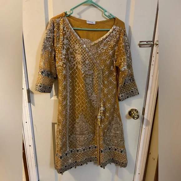 Yellow and green salwar kameez - Picture 2 of 3